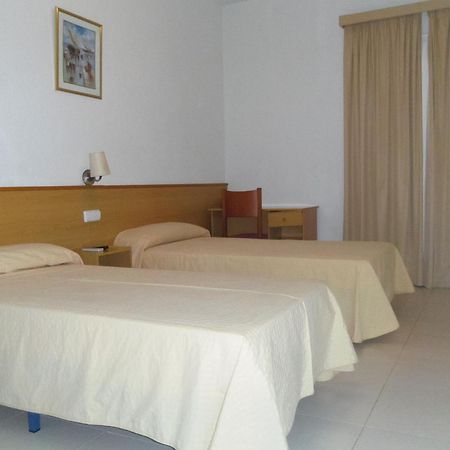 Hotel Sant Jordi Segur de Calafell Buitenkant foto