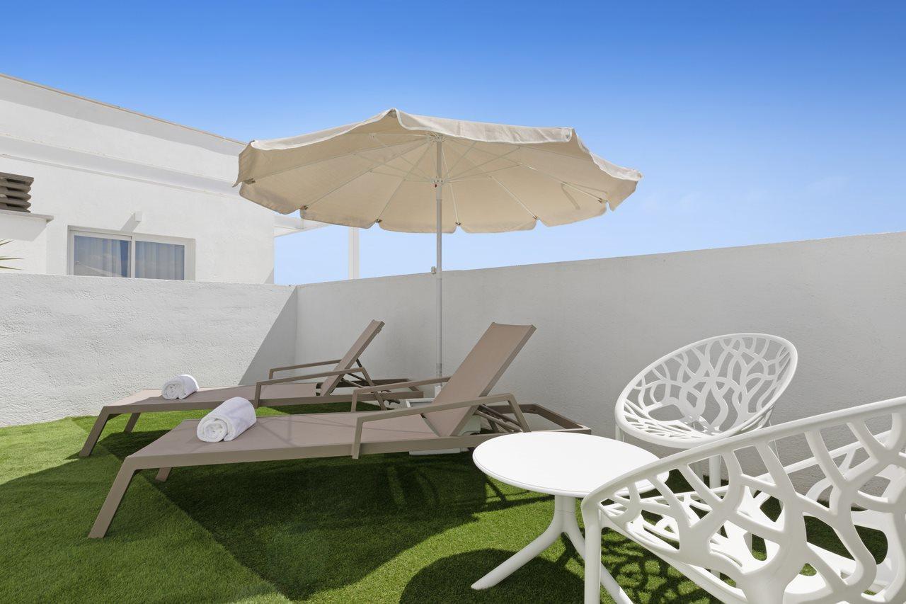 Hotel Sant Jordi Segur de Calafell Buitenkant foto