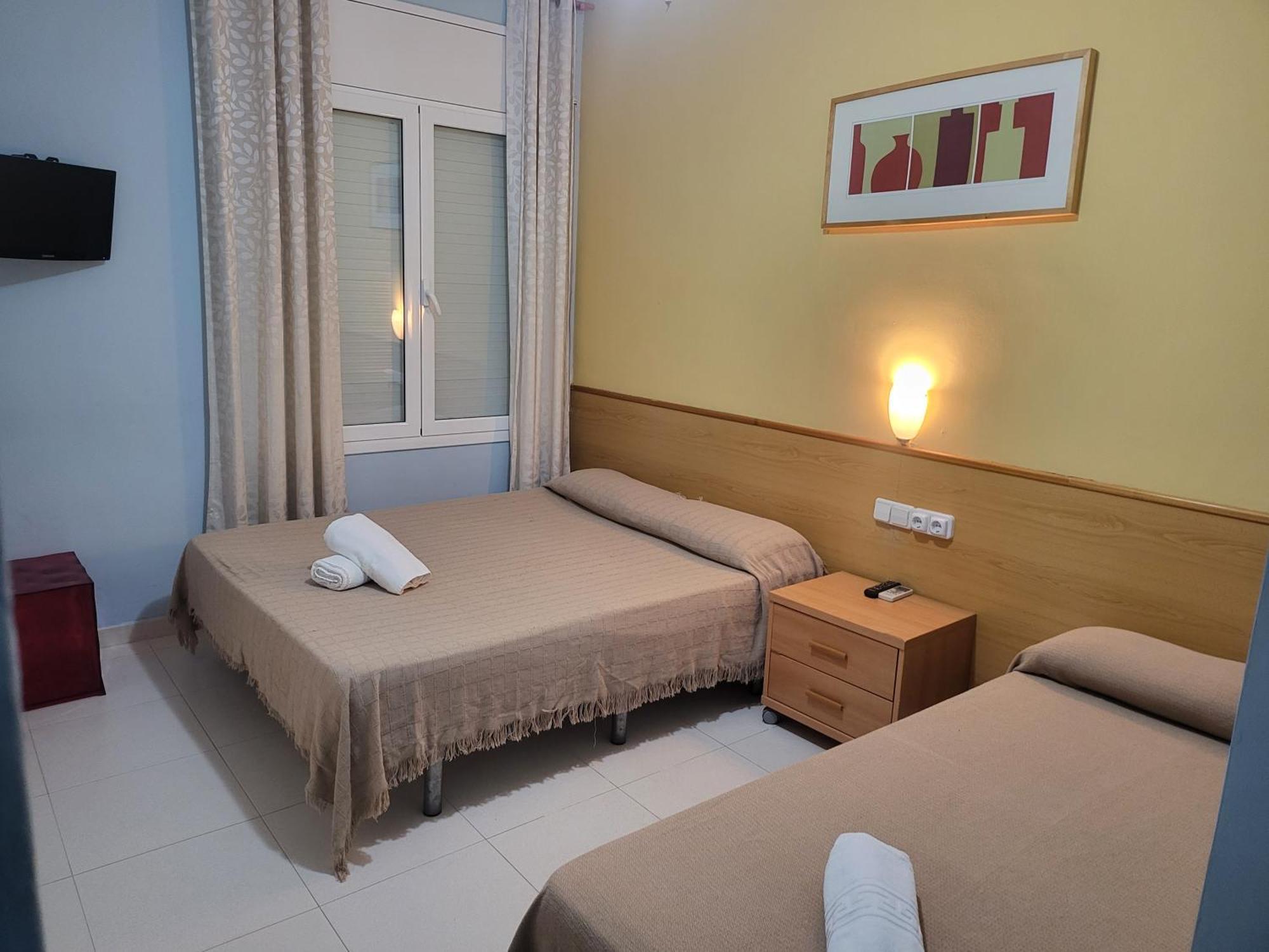 Hotel Sant Jordi Segur de Calafell Buitenkant foto