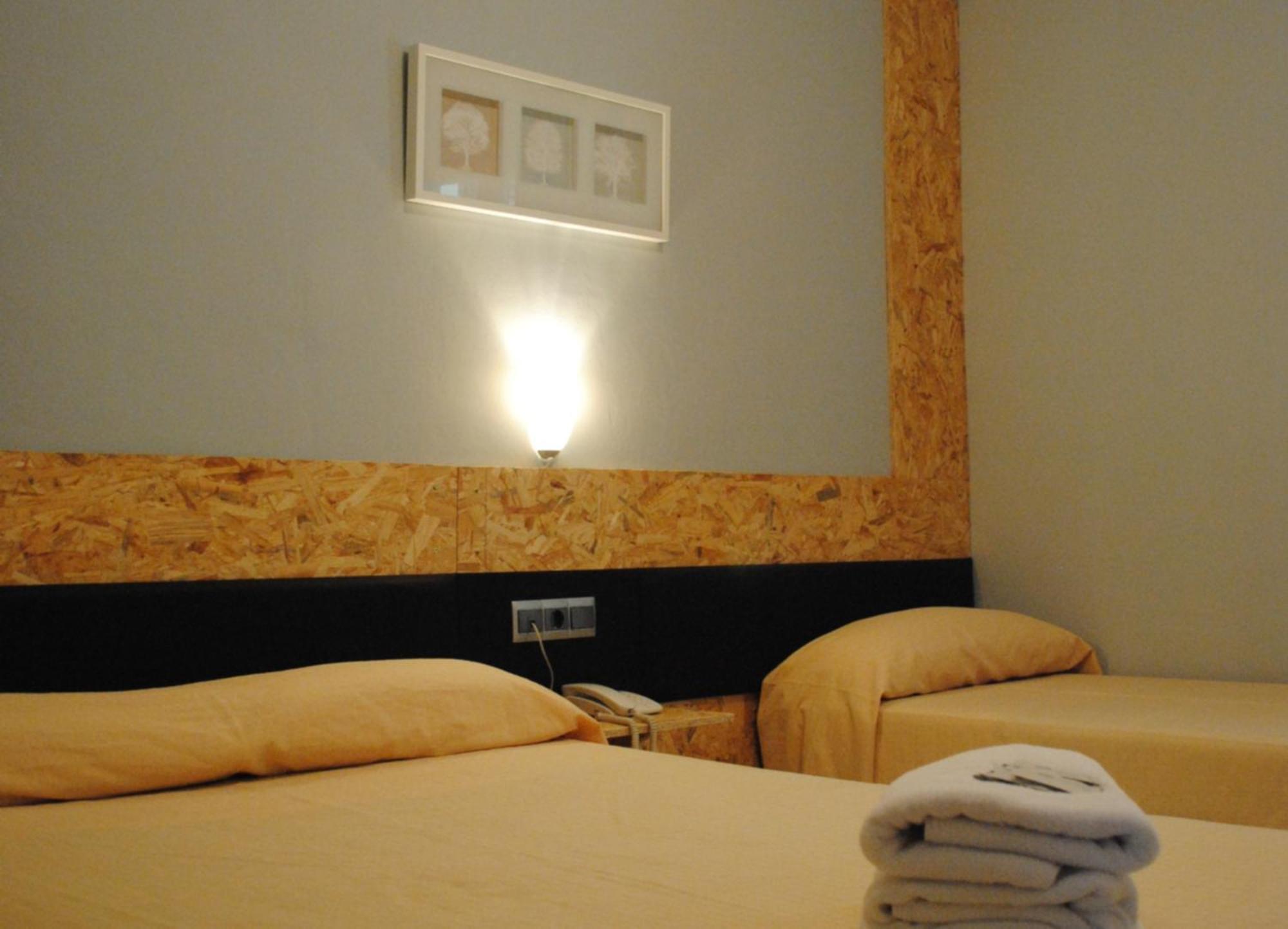 Hotel Sant Jordi Segur de Calafell Buitenkant foto
