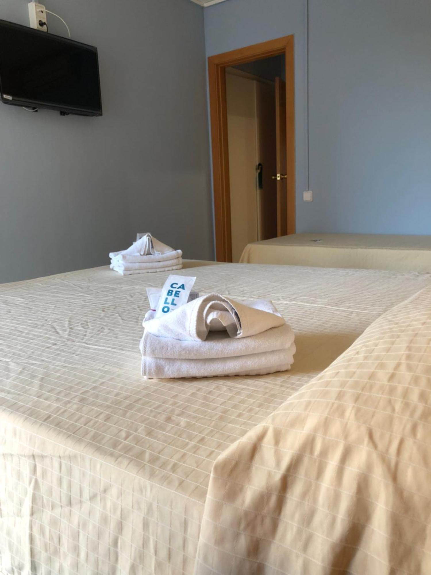 Hotel Sant Jordi Segur de Calafell Buitenkant foto