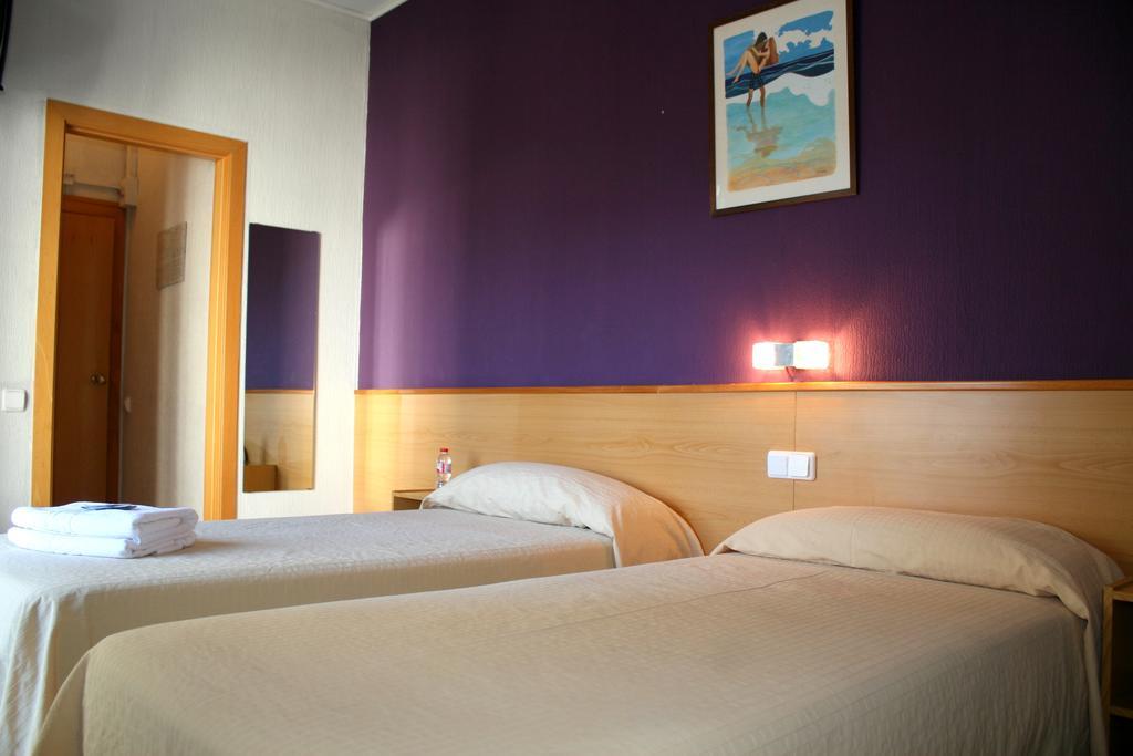 Hotel Sant Jordi Segur de Calafell Buitenkant foto